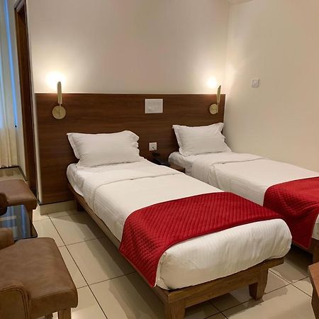 Jesta Residency Hotel Hasszan Kültér fotó