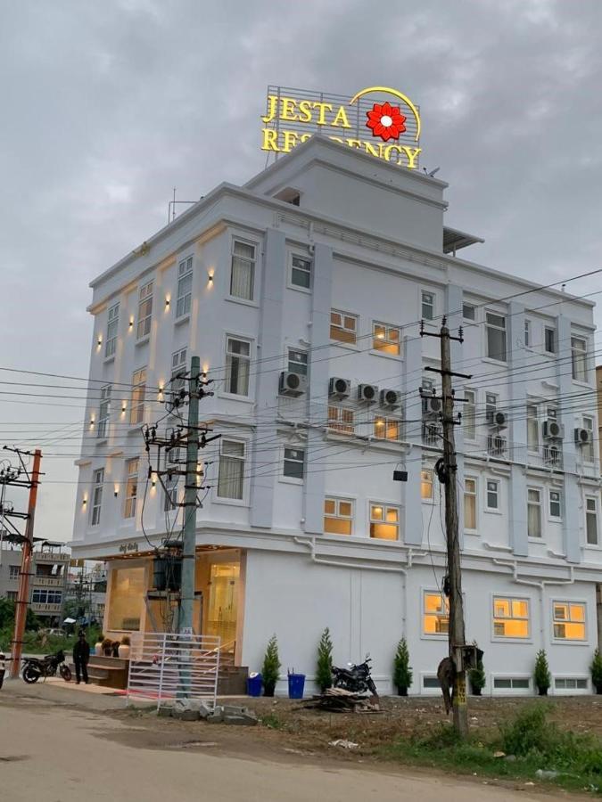 Jesta Residency Hotel Hasszan Kültér fotó